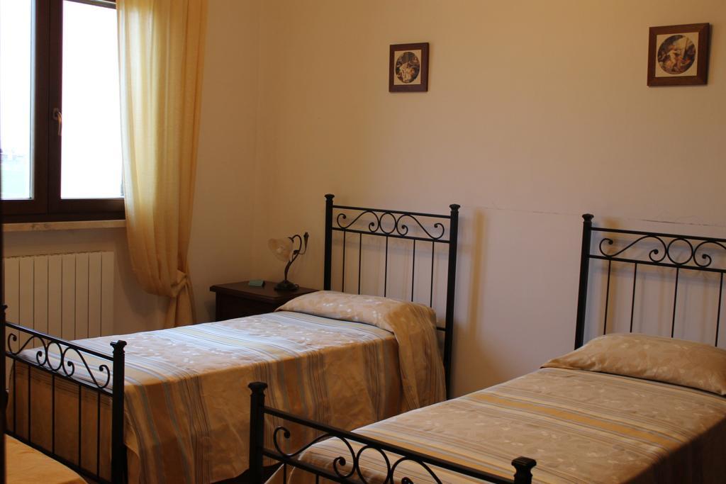 Agriturismo Colle D' Oro Pescia Romana Chambre photo